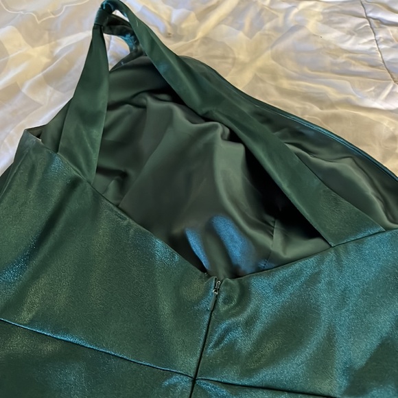 Dress - Picture 5 of 5